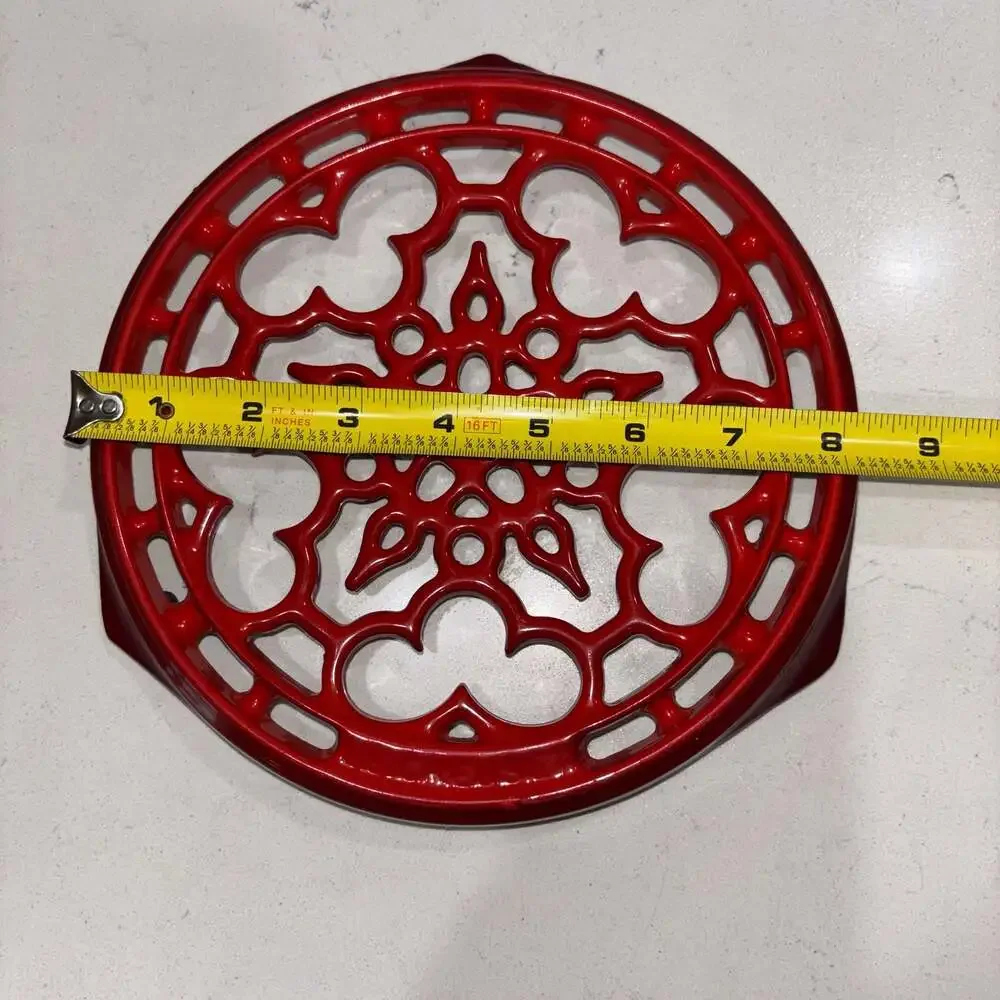 Le Creuset Enameled Cast Iron Deluxe Round Trivet in Cerise (Cherry Red) 8”